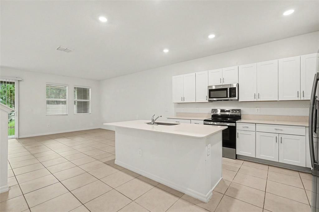 For Sale: $250,000 (3 beds, 2 baths, 1801 Square Feet)