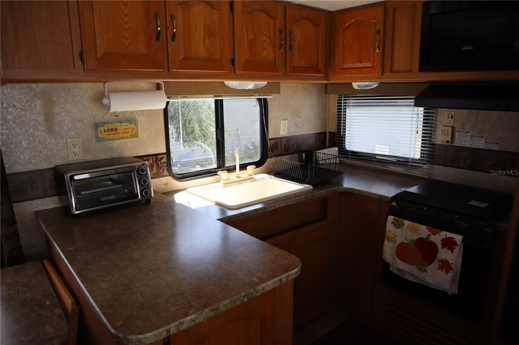 For Sale: $59,900 (1 beds, 1 baths, 280 Square Feet)