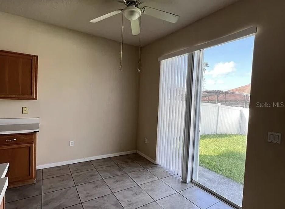For Rent: $1,995 (4 beds, 2 baths, 1960 Square Feet)