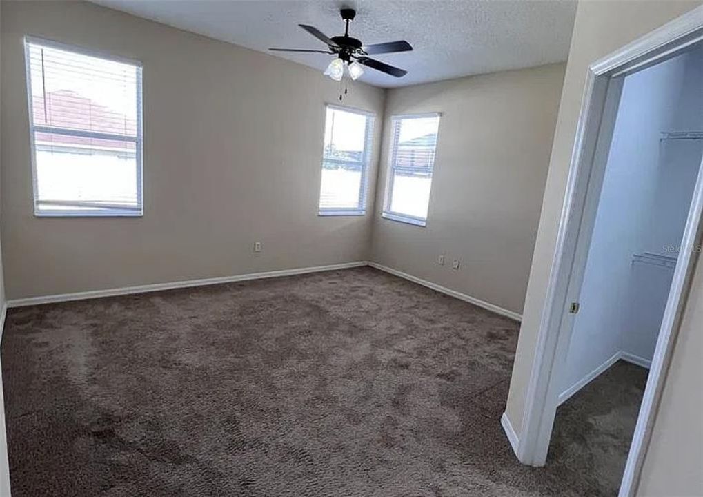 For Rent: $1,995 (4 beds, 2 baths, 1960 Square Feet)