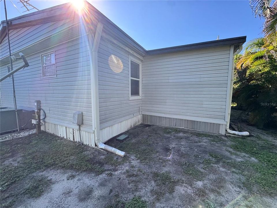 For Sale: $170,000 (2 beds, 2 baths, 1404 Square Feet)