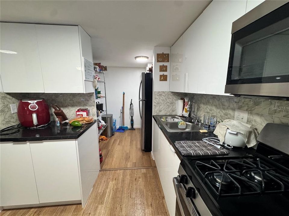 For Sale: $170,000 (2 beds, 2 baths, 1404 Square Feet)