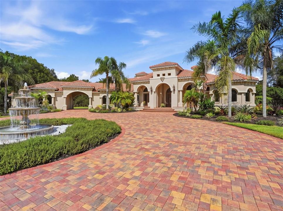 For Sale: $3,100,000 (4 beds, 4 baths, 5217 Square Feet)