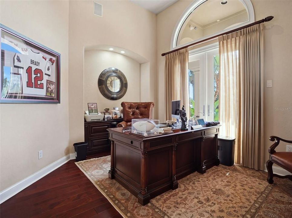 For Sale: $3,100,000 (4 beds, 4 baths, 5217 Square Feet)