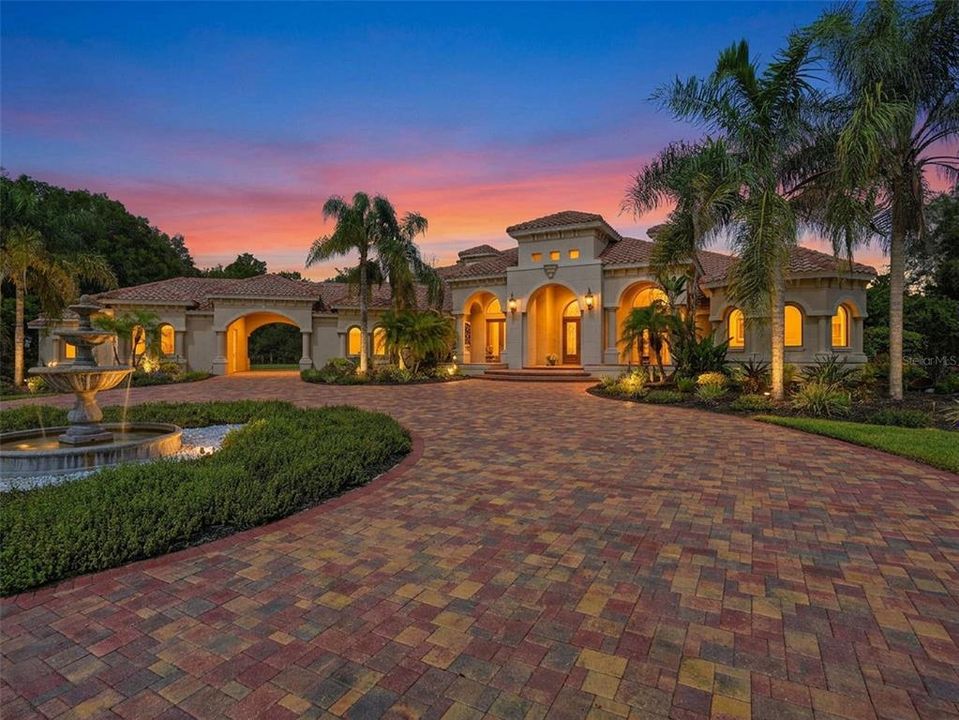 For Sale: $3,100,000 (4 beds, 4 baths, 5217 Square Feet)