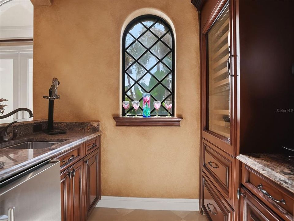 For Sale: $3,100,000 (4 beds, 4 baths, 5217 Square Feet)