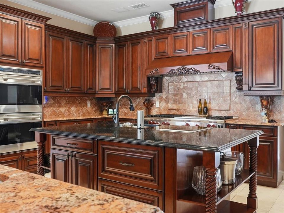 For Sale: $3,100,000 (4 beds, 4 baths, 5217 Square Feet)