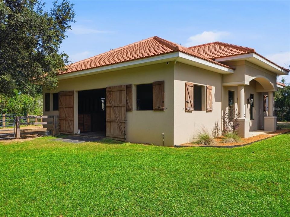 For Sale: $3,100,000 (4 beds, 4 baths, 5217 Square Feet)