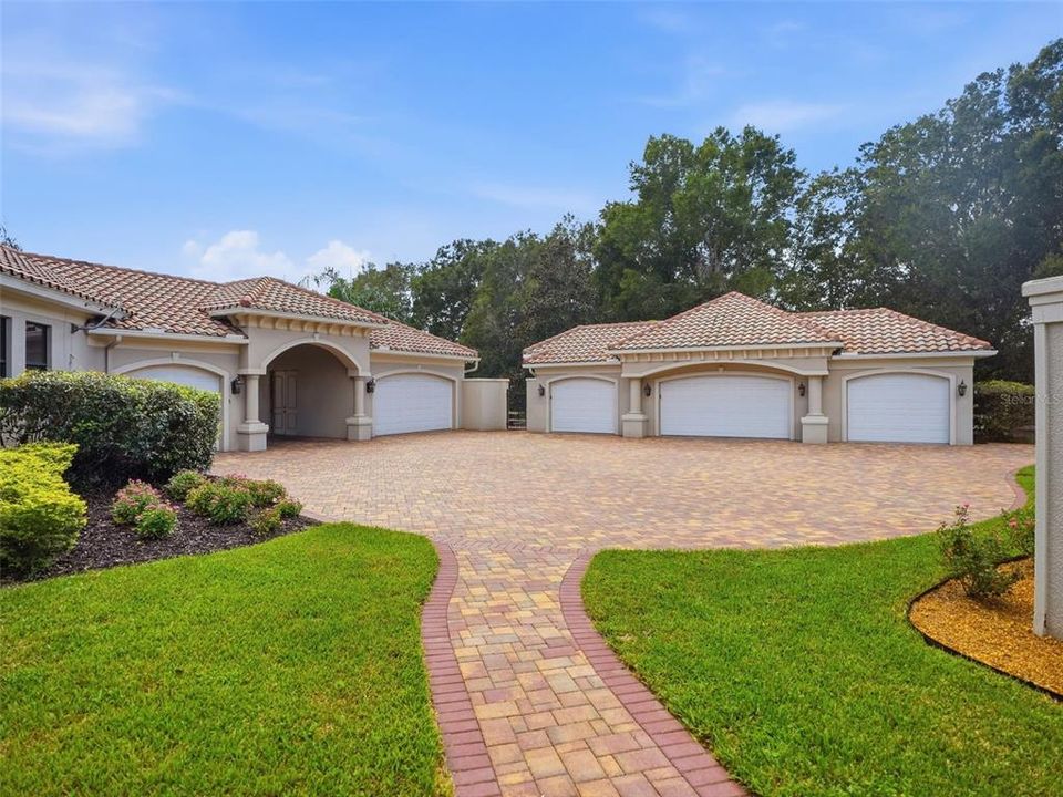 For Sale: $3,100,000 (4 beds, 4 baths, 5217 Square Feet)