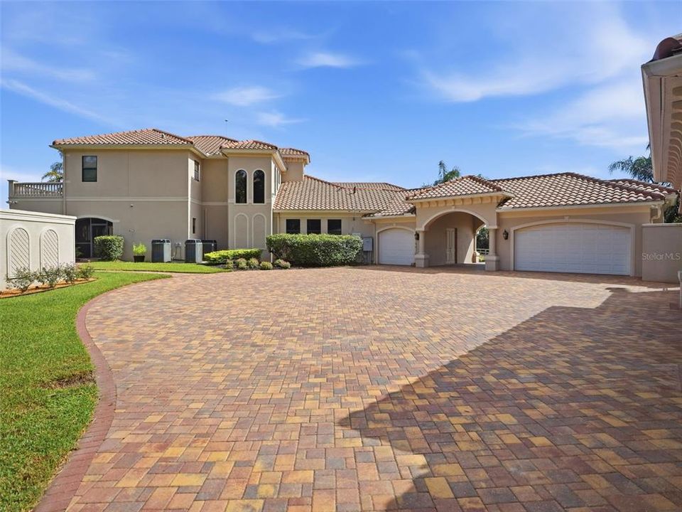 For Sale: $3,100,000 (4 beds, 4 baths, 5217 Square Feet)