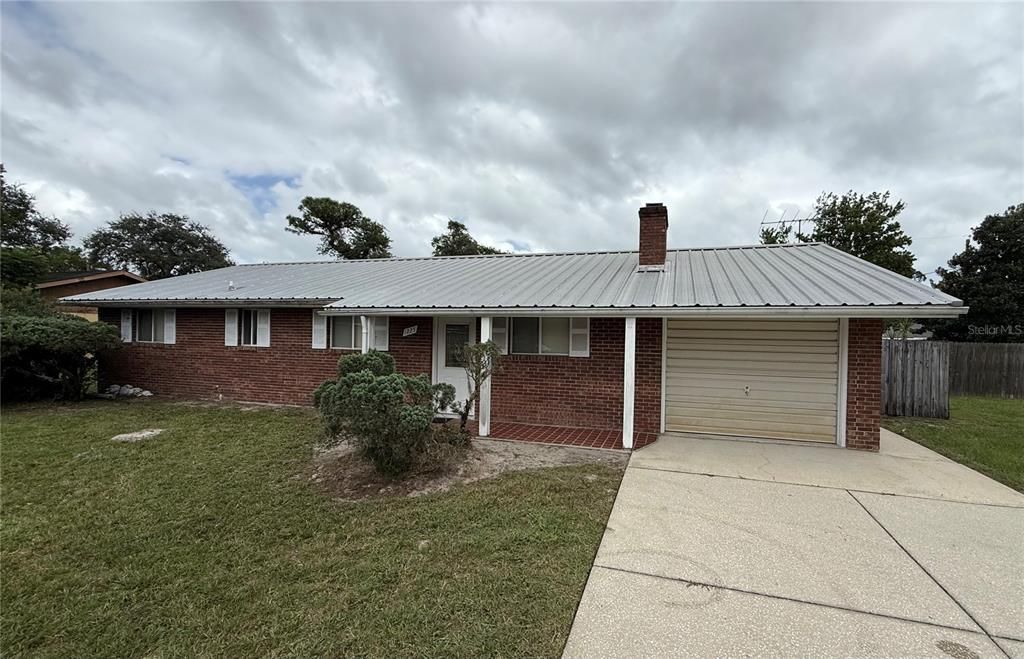 En Venta: $285,000 (3 camas, 2 baños, 1260 Pies cuadrados)