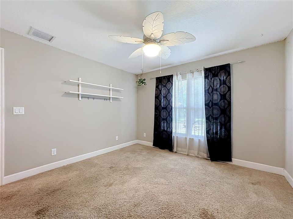 For Sale: $369,000 (2 beds, 2 baths, 1042 Square Feet)