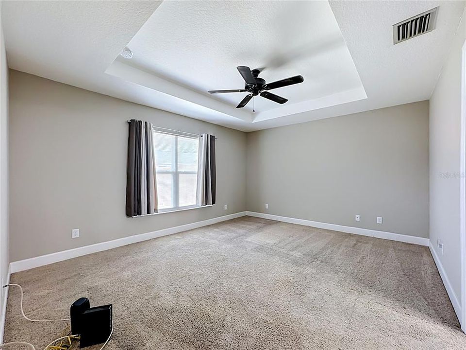 For Sale: $369,000 (2 beds, 2 baths, 1042 Square Feet)