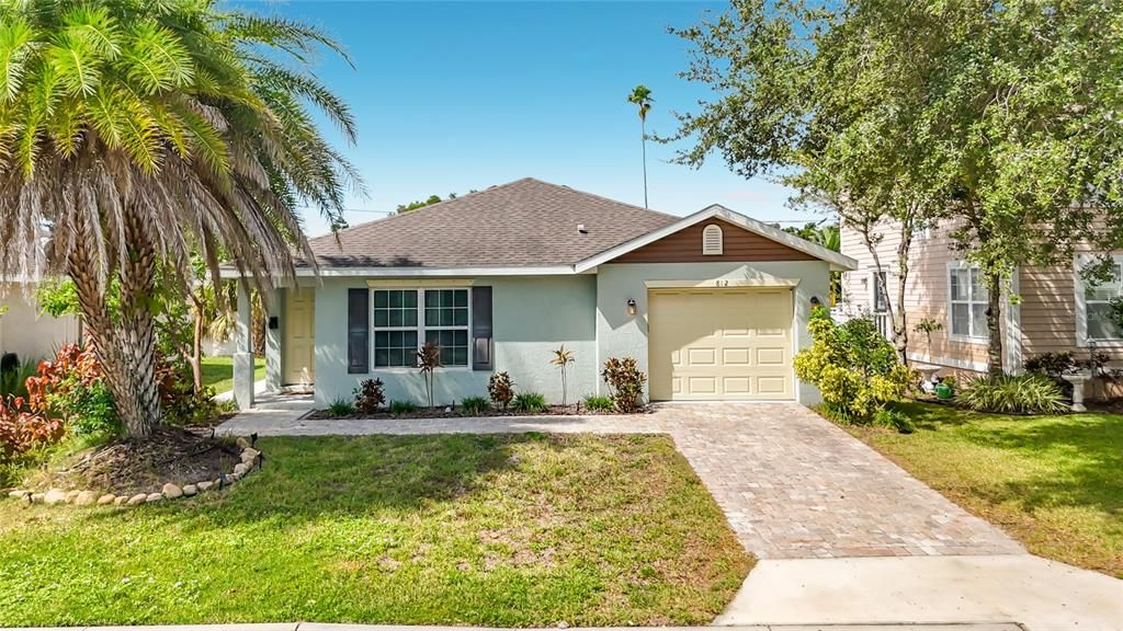 For Sale: $369,000 (2 beds, 2 baths, 1042 Square Feet)