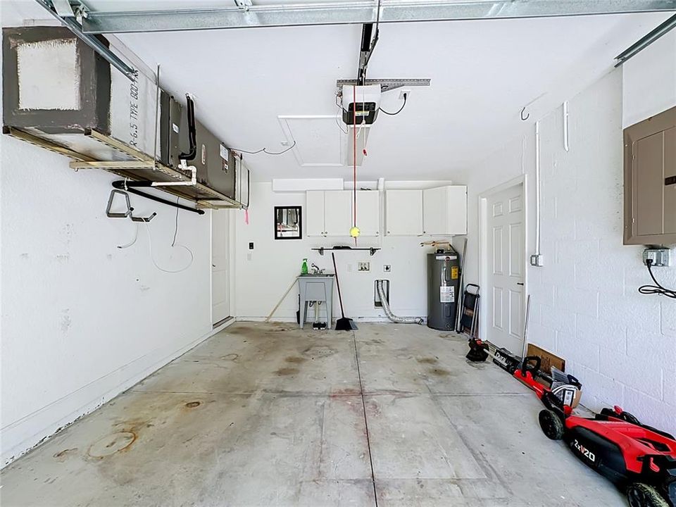 For Sale: $369,000 (2 beds, 2 baths, 1042 Square Feet)
