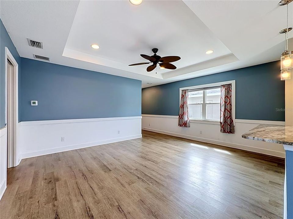 For Sale: $369,000 (2 beds, 2 baths, 1042 Square Feet)