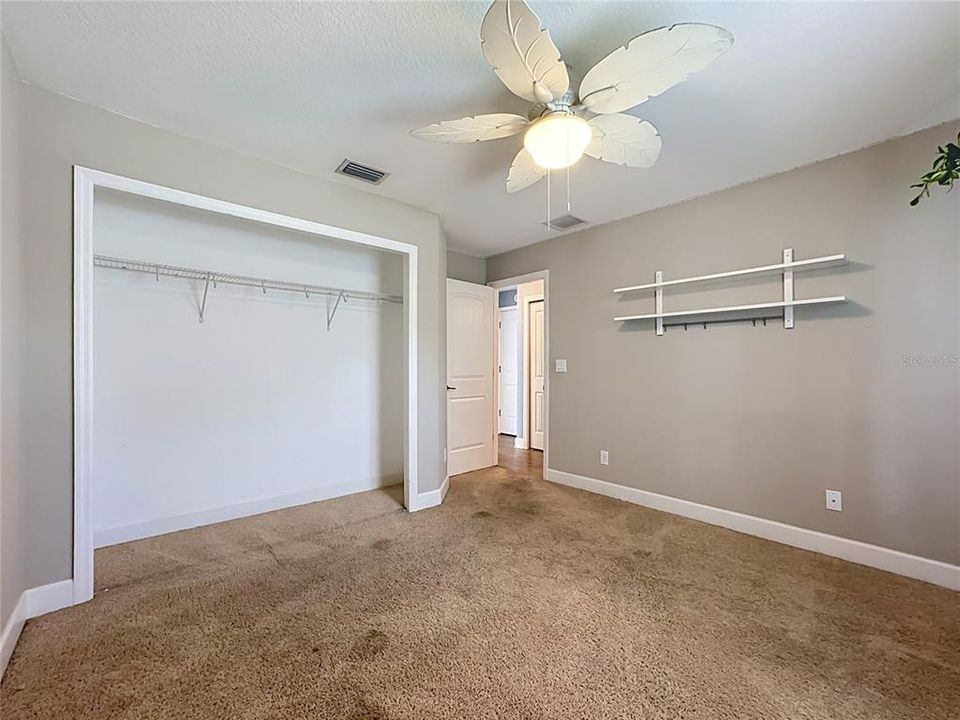 For Sale: $369,000 (2 beds, 2 baths, 1042 Square Feet)