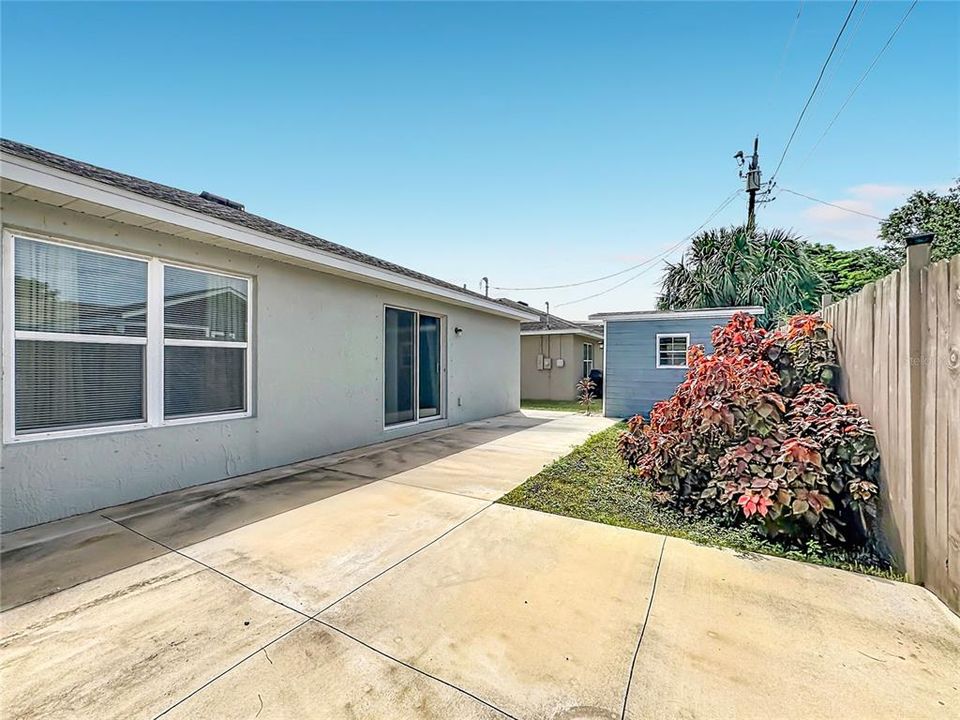 For Sale: $369,000 (2 beds, 2 baths, 1042 Square Feet)
