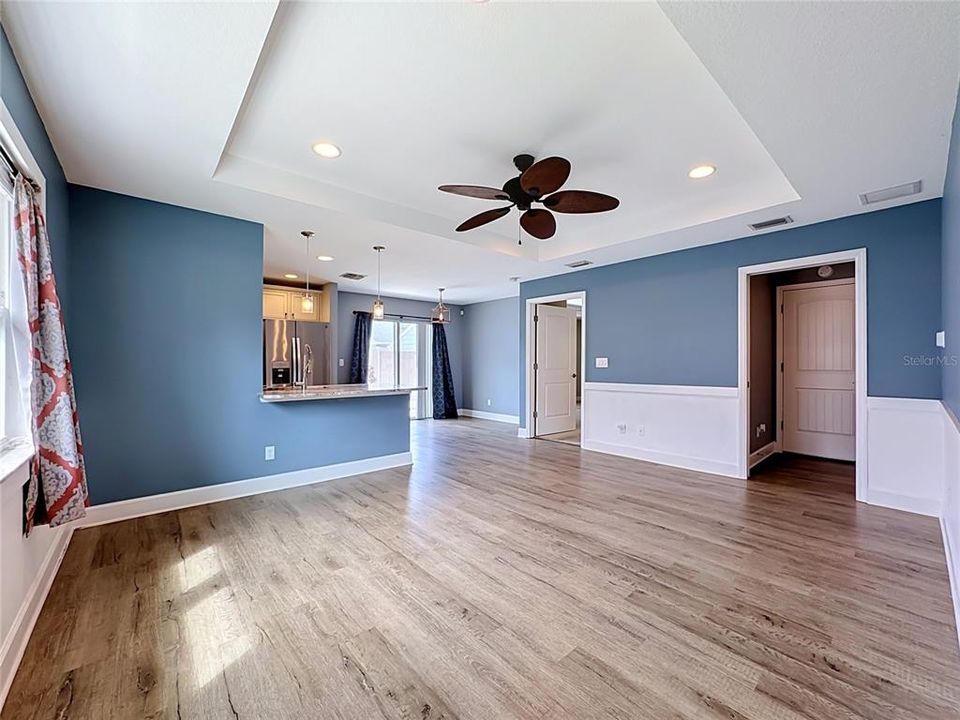 For Sale: $369,000 (2 beds, 2 baths, 1042 Square Feet)