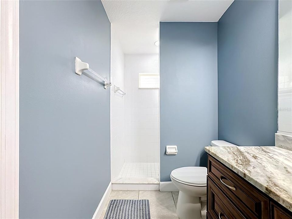 For Sale: $369,000 (2 beds, 2 baths, 1042 Square Feet)