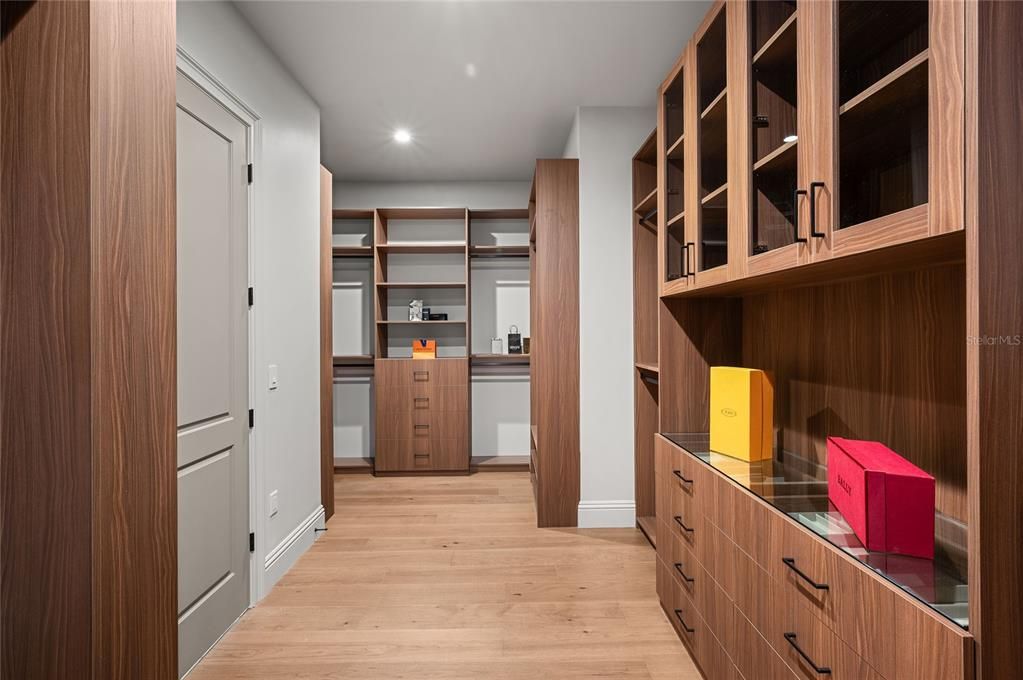For Sale: $3,195,000 (4 beds, 4 baths, 4311 Square Feet)