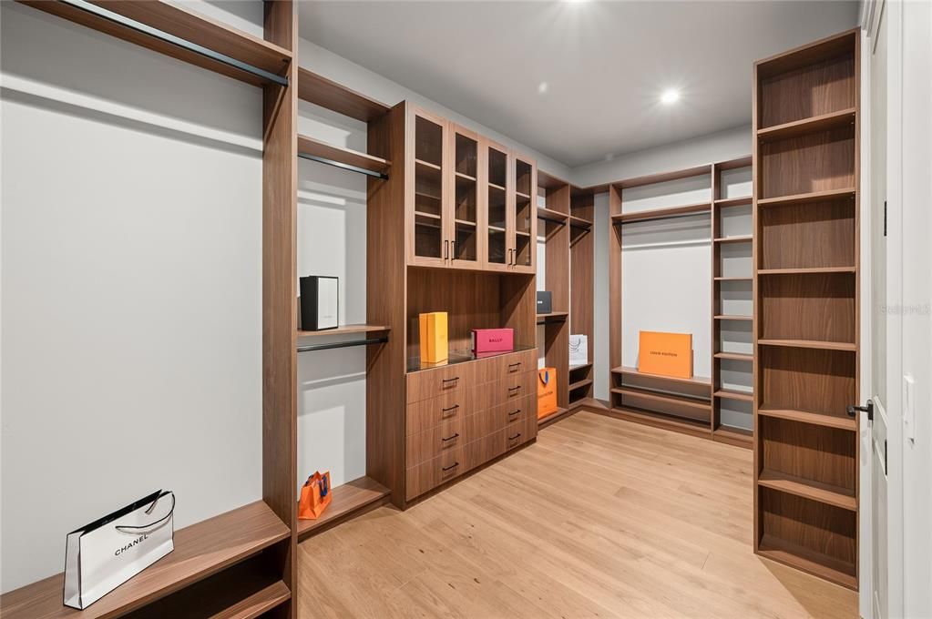 For Sale: $3,195,000 (4 beds, 4 baths, 4311 Square Feet)