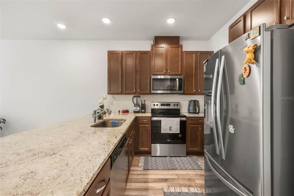 For Sale: $335,000 (3 beds, 2 baths, 1528 Square Feet)