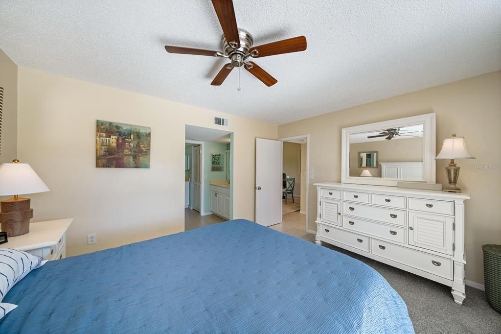 En Venta: $179,999 (2 camas, 2 baños, 1110 Pies cuadrados)