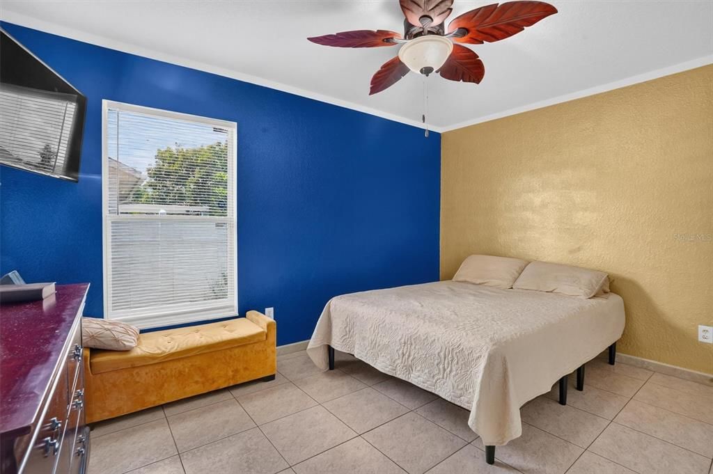 For Sale: $300,000 (3 beds, 2 baths, 1888 Square Feet)