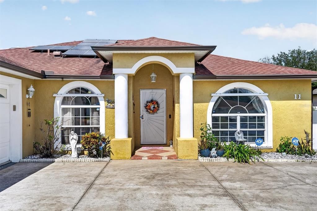 For Sale: $300,000 (3 beds, 2 baths, 1888 Square Feet)