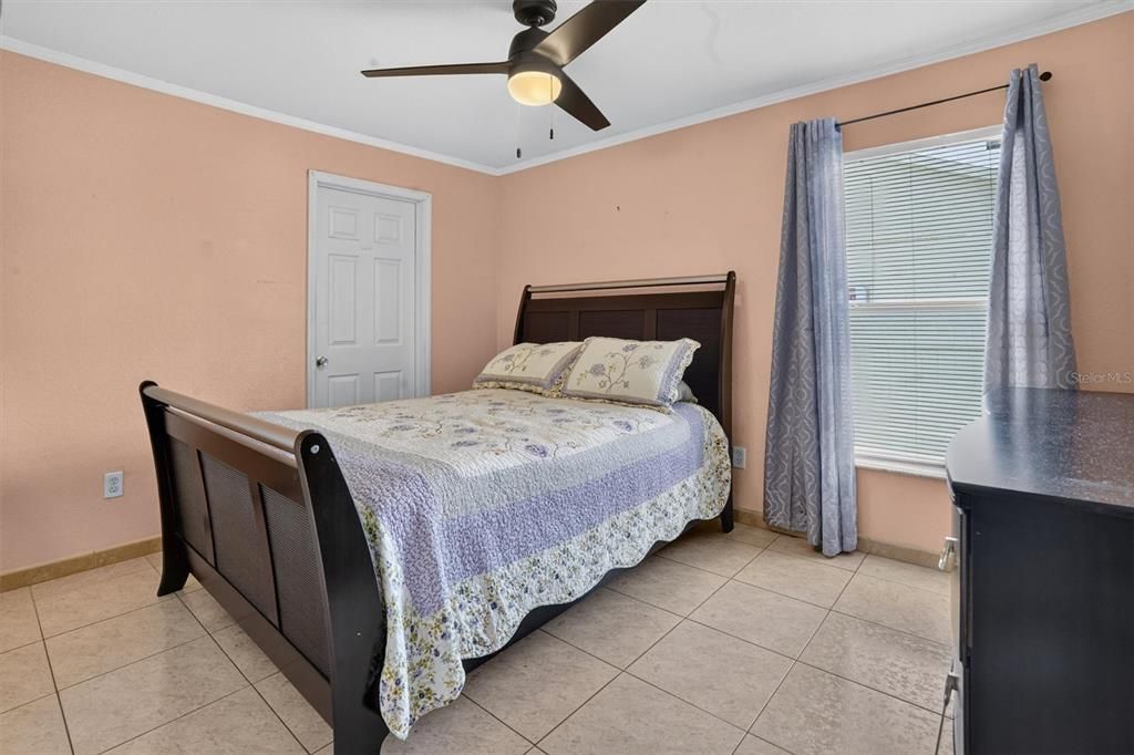 For Sale: $300,000 (3 beds, 2 baths, 1888 Square Feet)