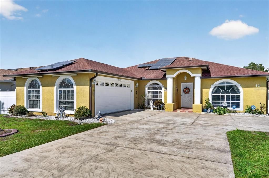 For Sale: $300,000 (3 beds, 2 baths, 1888 Square Feet)