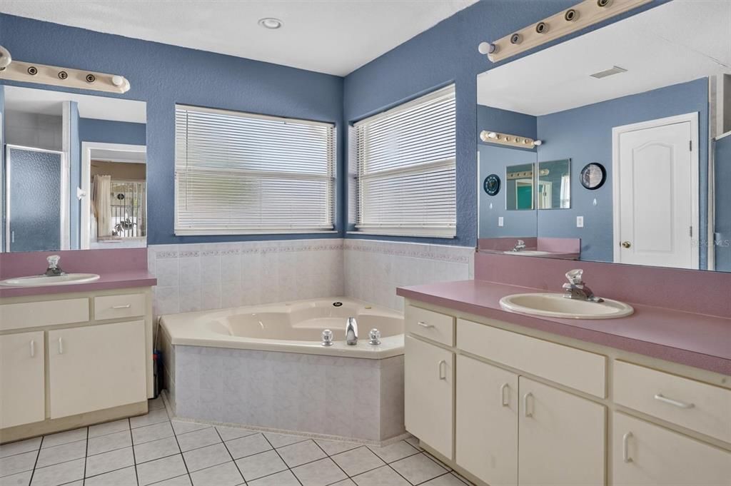 For Sale: $300,000 (3 beds, 2 baths, 1888 Square Feet)
