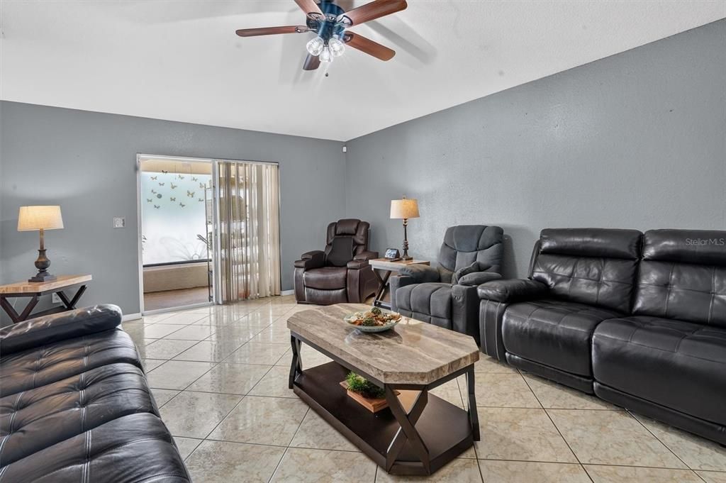 For Sale: $300,000 (3 beds, 2 baths, 1888 Square Feet)