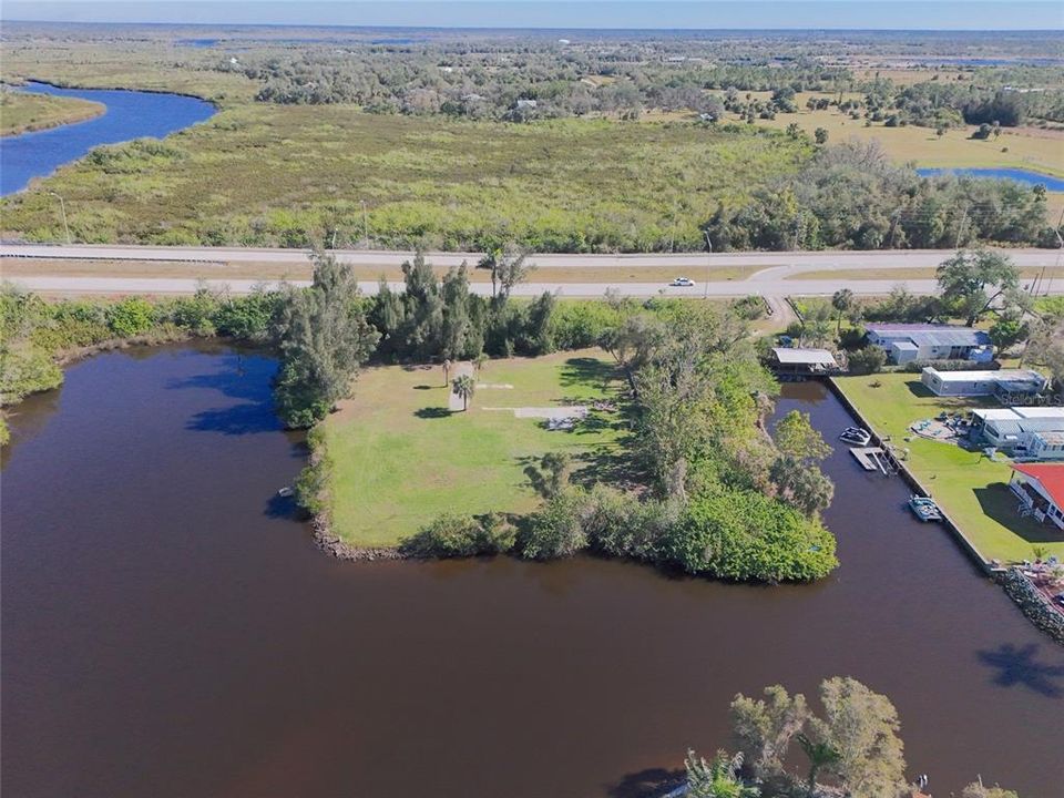 На продажу: $259,000 (0.96 acres)