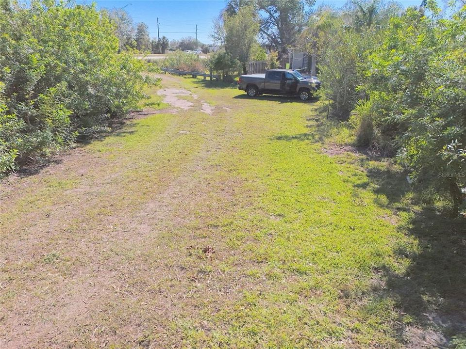 На продажу: $259,000 (0.96 acres)