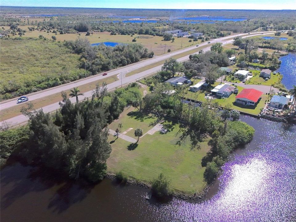 На продажу: $259,000 (0.96 acres)