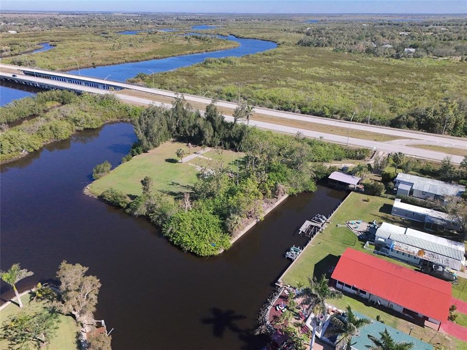 На продажу: $259,000 (0.96 acres)