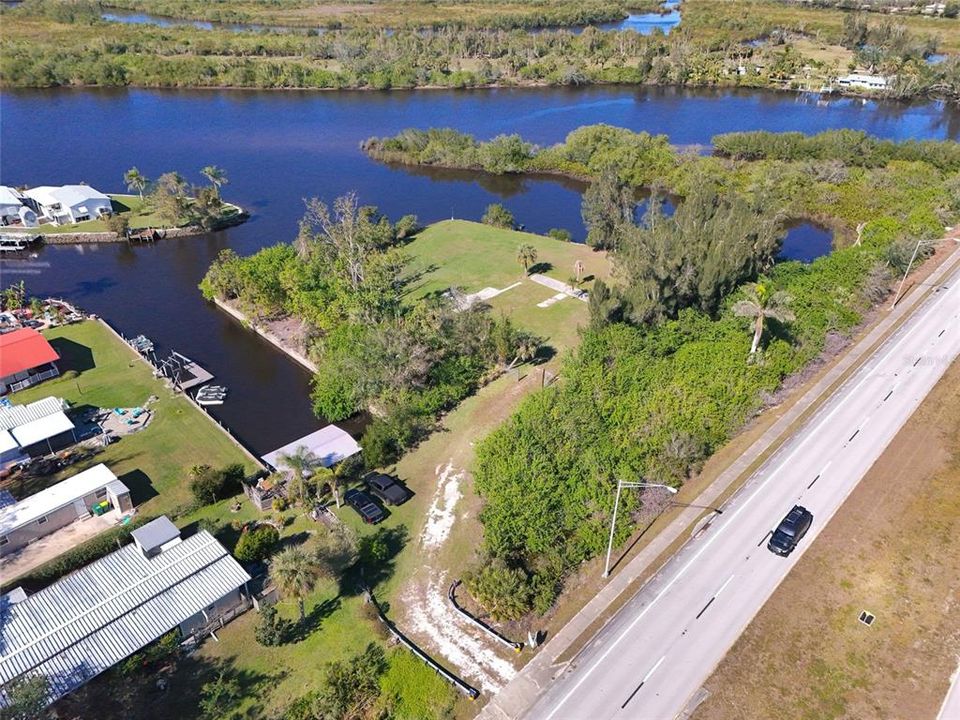 На продажу: $259,000 (0.96 acres)