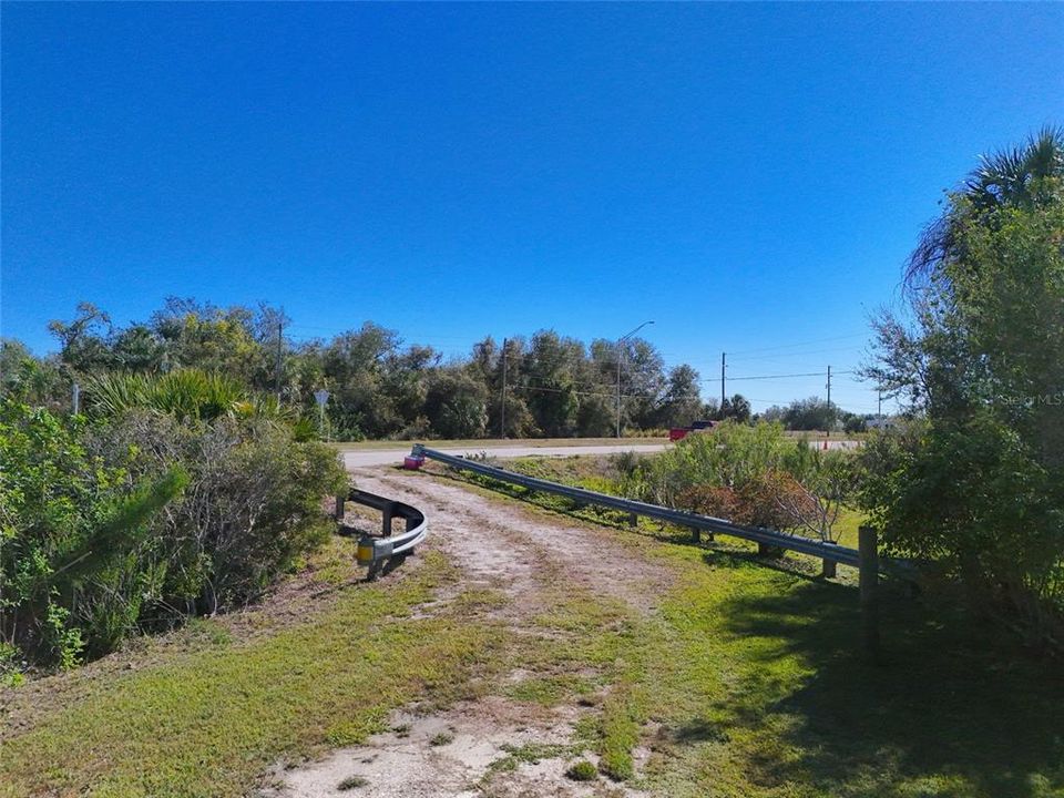 На продажу: $259,000 (0.96 acres)