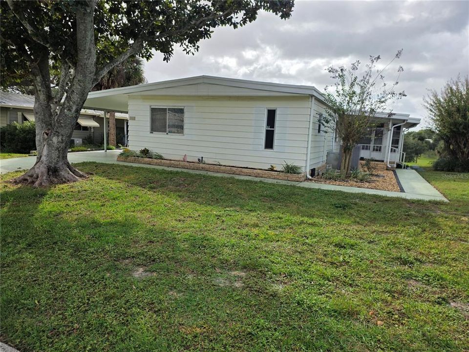 For Sale: $139,900 (2 beds, 2 baths, 1248 Square Feet)