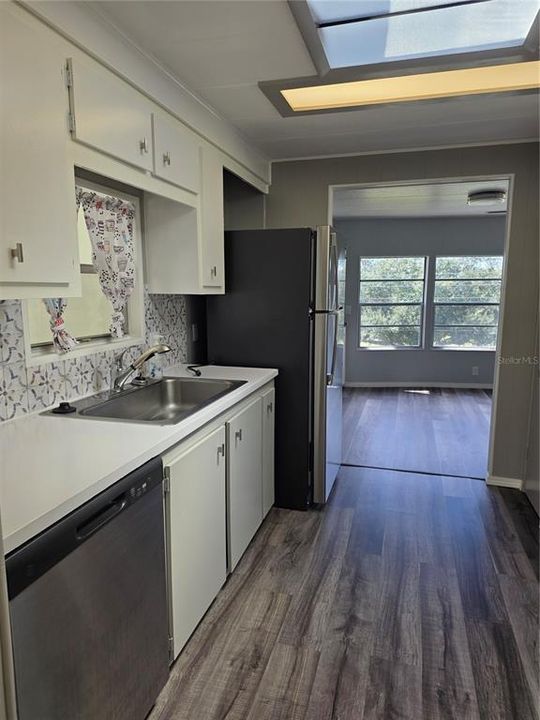 For Sale: $139,900 (2 beds, 2 baths, 1248 Square Feet)