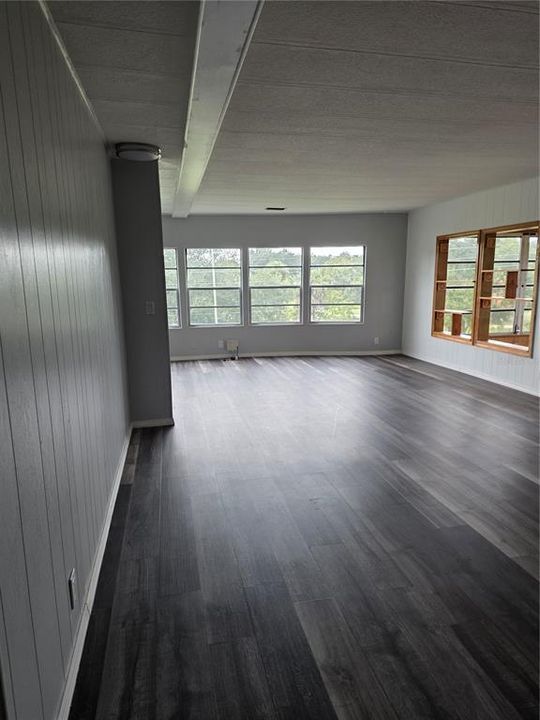 For Sale: $139,900 (2 beds, 2 baths, 1248 Square Feet)