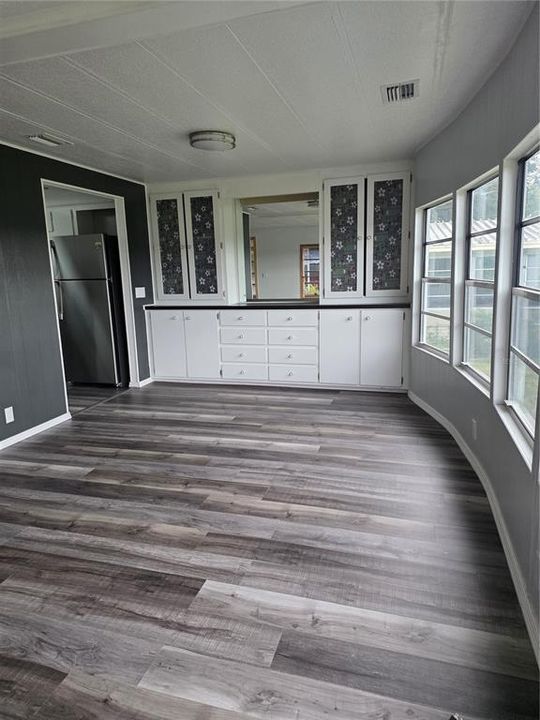 For Sale: $139,900 (2 beds, 2 baths, 1248 Square Feet)