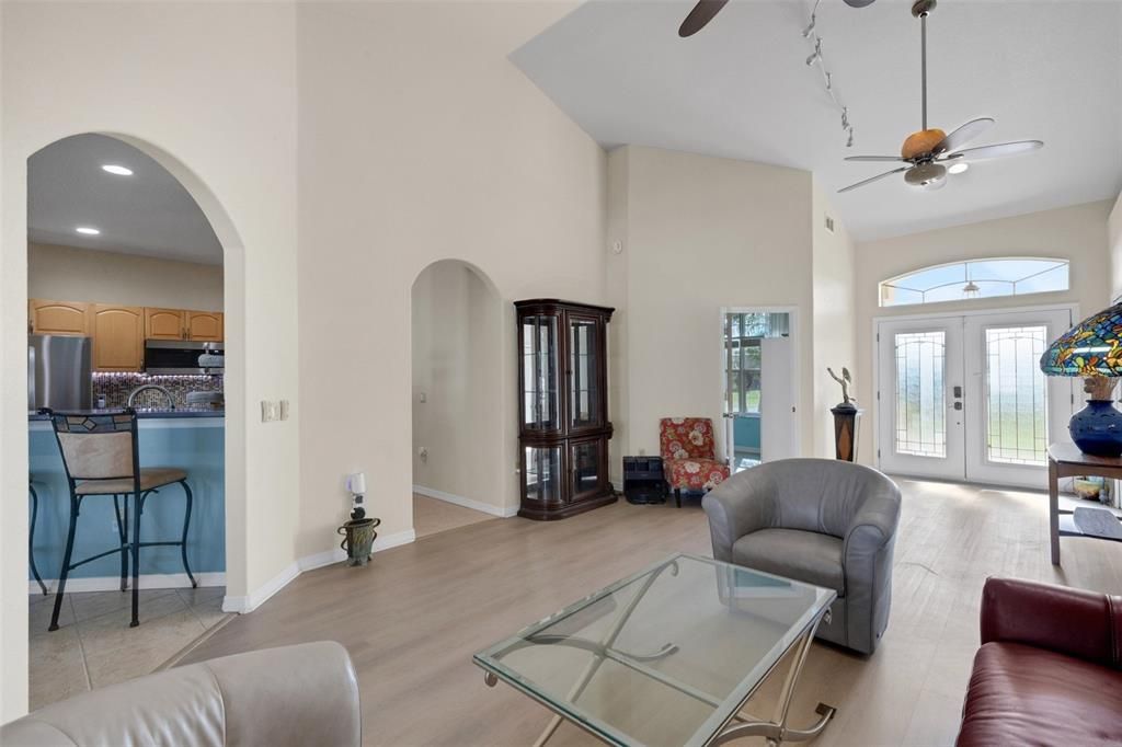 En Venta: $419,900 (3 camas, 2 baños, 1868 Pies cuadrados)