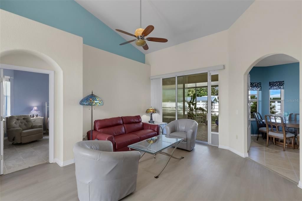 En Venta: $419,900 (3 camas, 2 baños, 1868 Pies cuadrados)