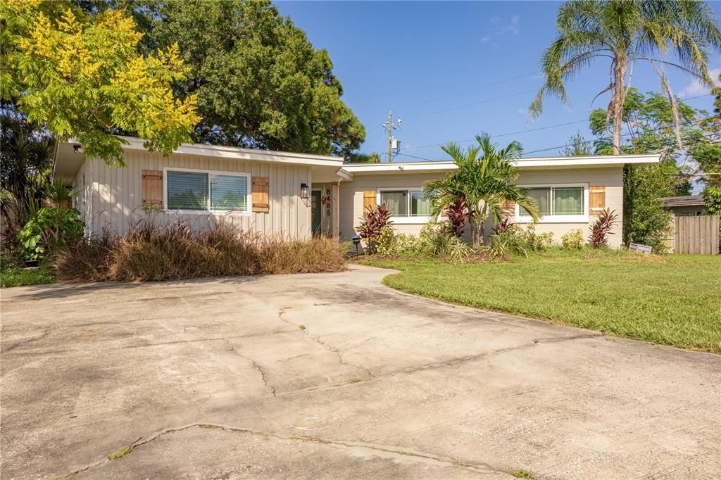 For Sale: $455,000 (3 beds, 2 baths, 1801 Square Feet)