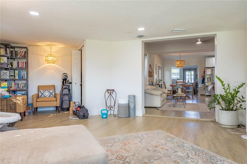 For Sale: $455,000 (3 beds, 2 baths, 1801 Square Feet)