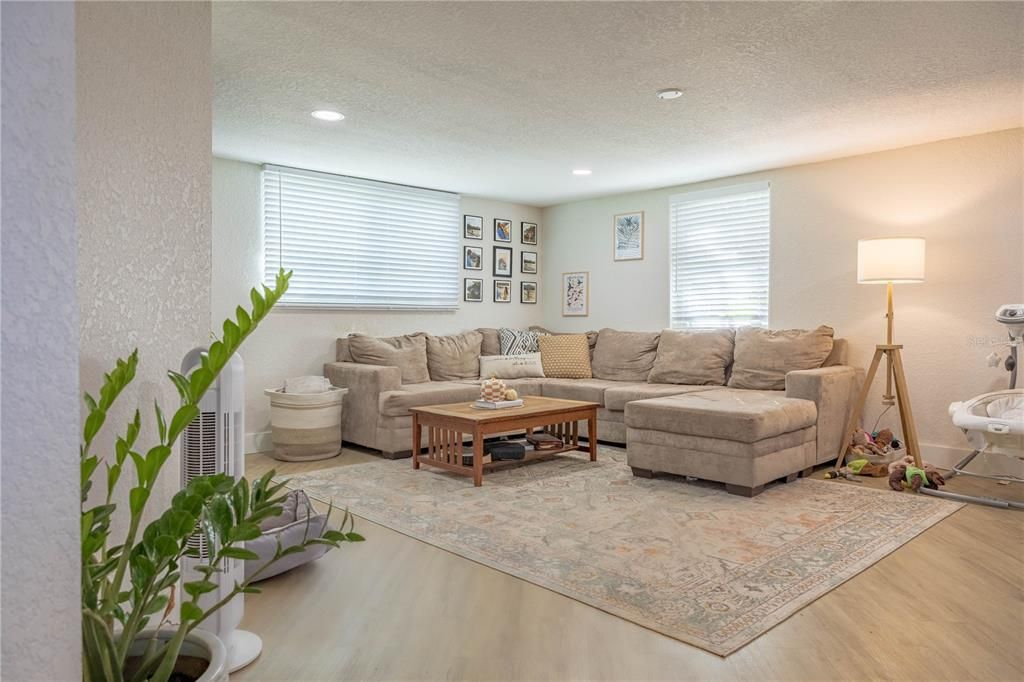 For Sale: $455,000 (3 beds, 2 baths, 1801 Square Feet)