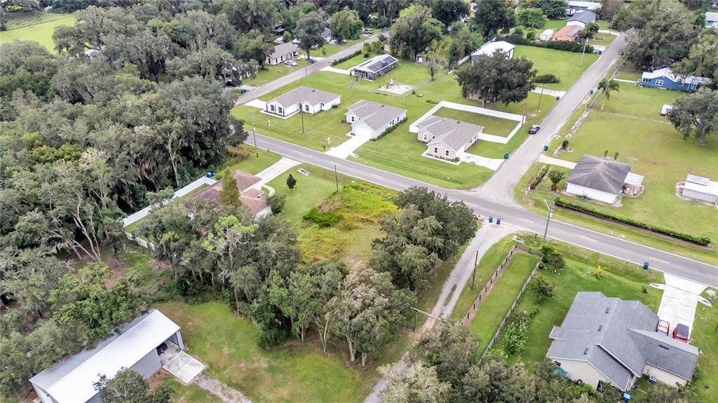 На продажу: $44,000 (0.28 acres)